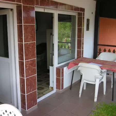 In 37930 Apartman *